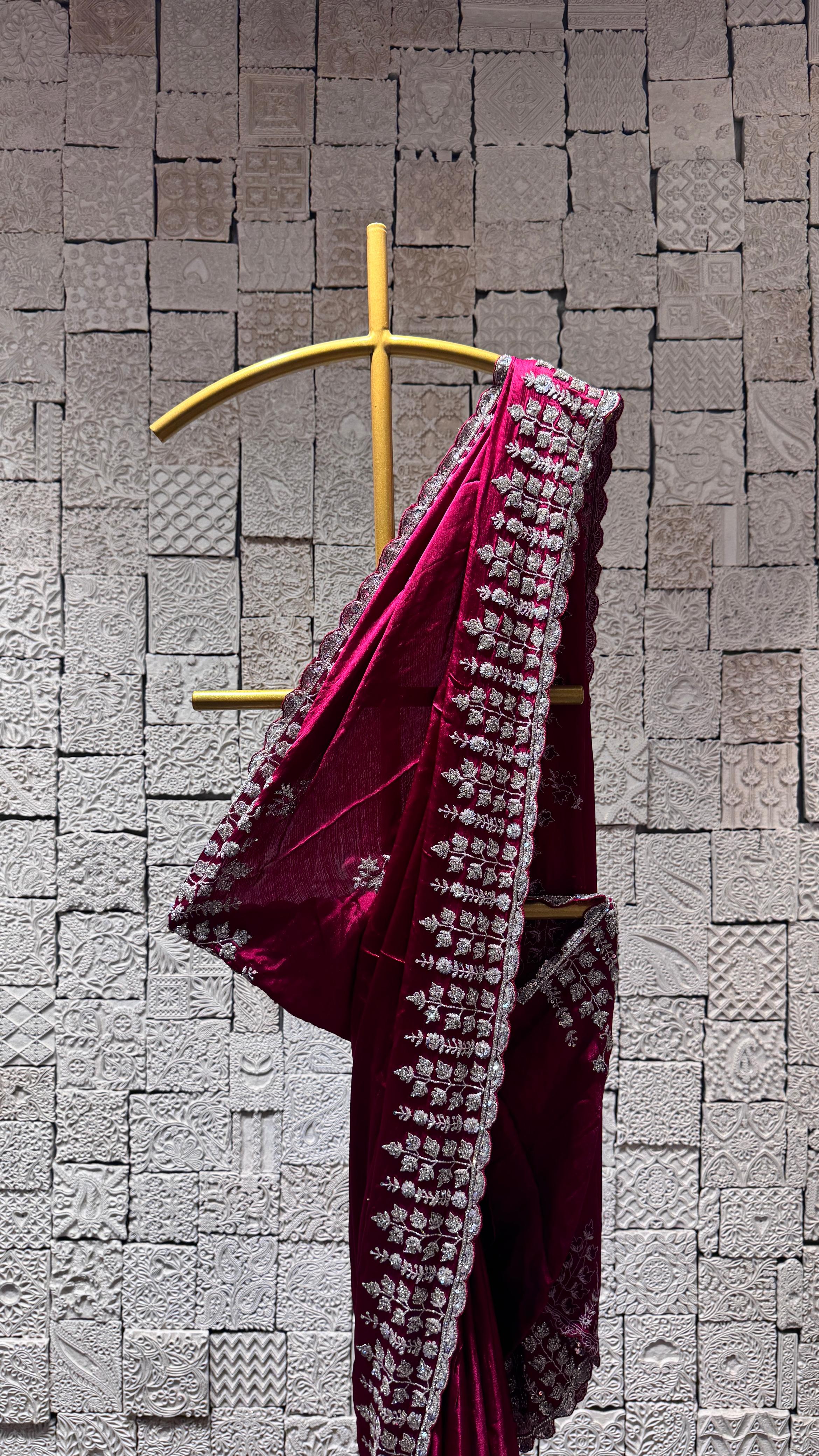 Deep pink saree with heavy floral border - Image 3