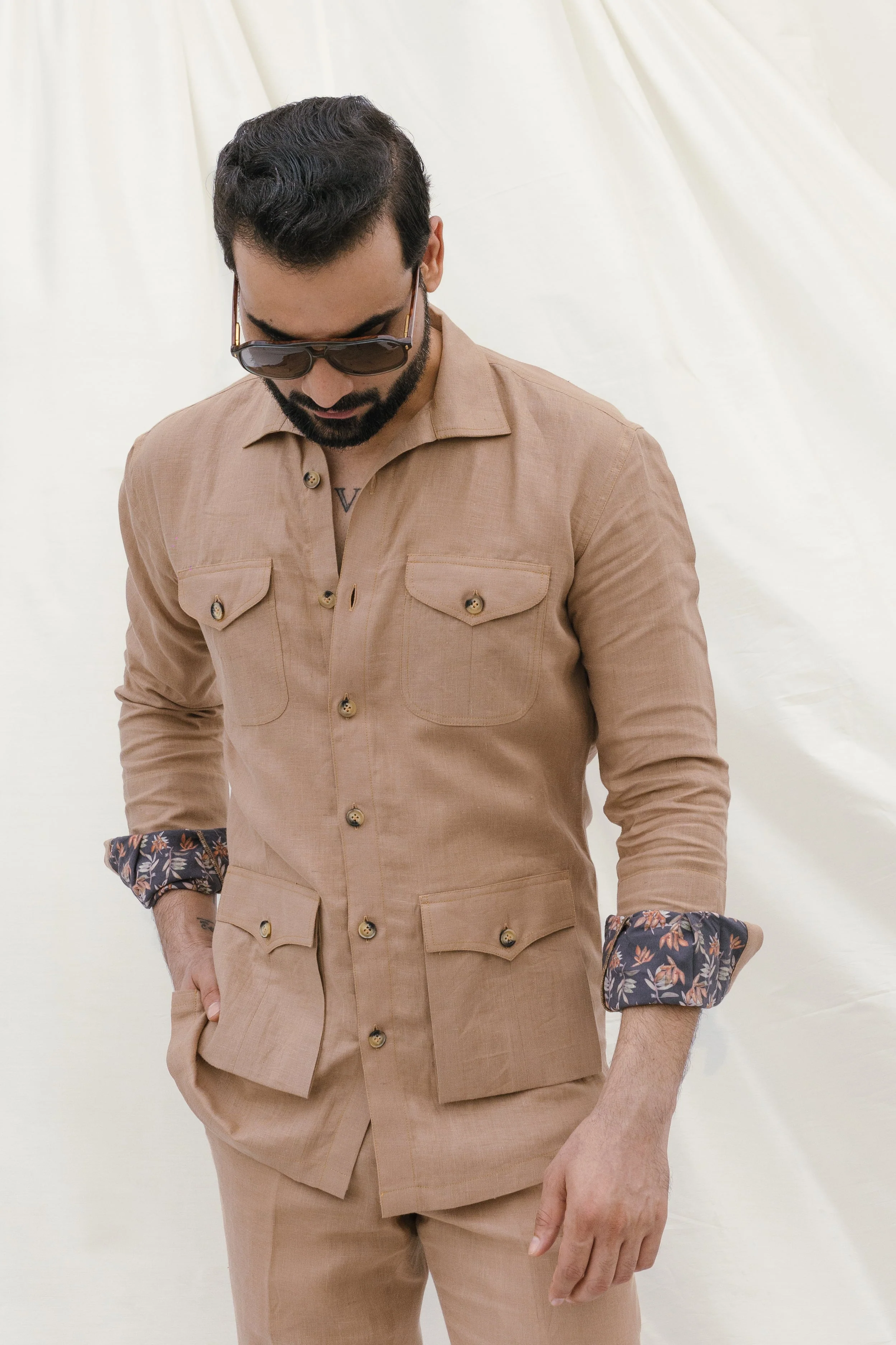 Men's 4-Pocket Safari Shirt with Classic Shirt Collar - Image 3