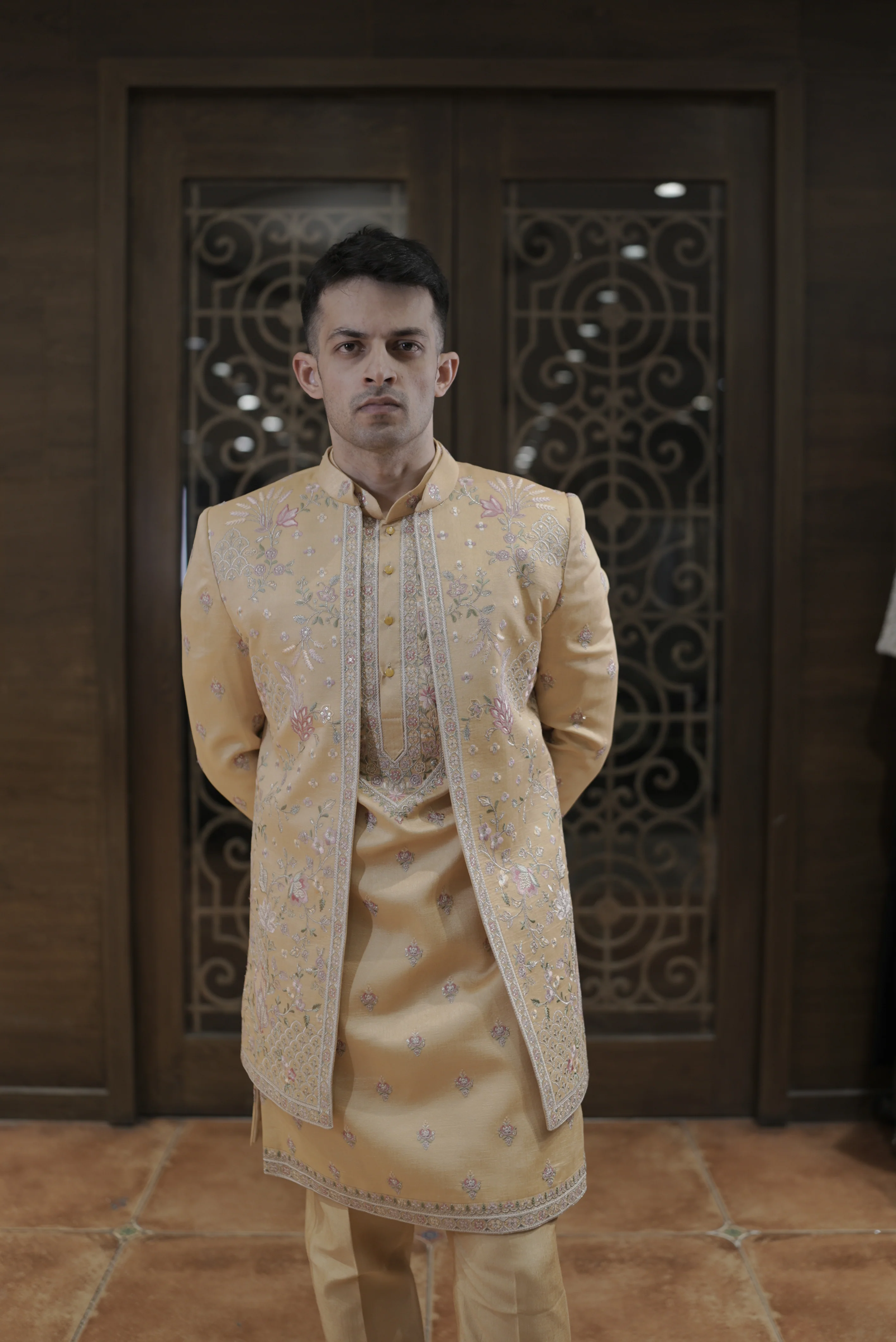 Yellow silk indo western with thread work - Image 4